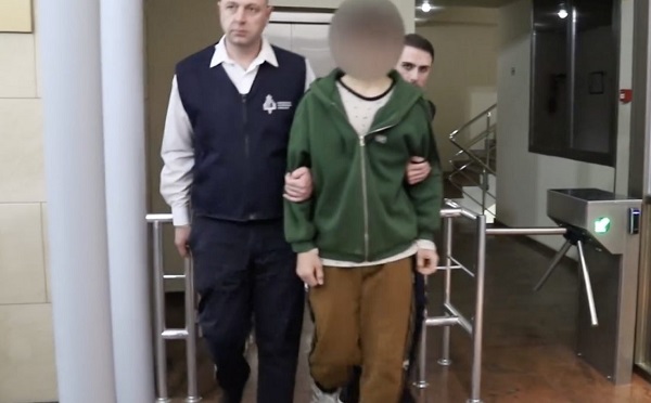 დააკავეს 17 წლის ბიჭი, რომელიც 16 წლის გოგოს ინტიმური ვიდეოების გადაღებას აიძულებდა