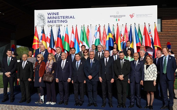 ოთარ შამუგია ვაზისა და ღვინის საერთაშორისო ორგანიზაციის (OIV) 100 წლის საიუბილეო თარიღთან დაკავშირებულ მინისტერიალზე სიტყვით გამოვიდა