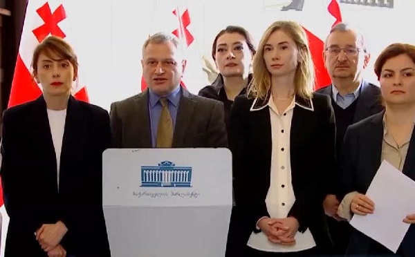 მოვითხოვთ, დაუყოვნებლივ იქნეს გაწვეული რუსული კანონი - საპარლამენტო ოპოზიცია