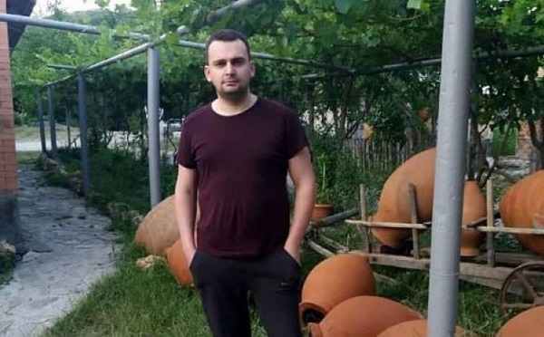 თბილისში, ახალგაზრდა კაცს ეძებენ