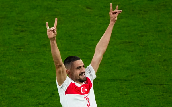UEFA-მ თურქეთის ნაკრების ფეხბურთელის, მერიჰ დემირალის ჟესტის გამო გამოძიება დაიწყო