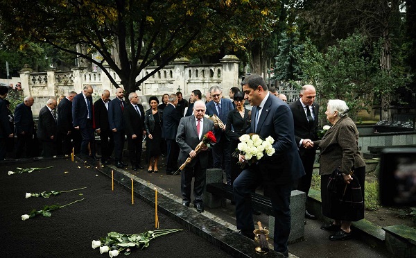 შალვა პაპუაშვილმა საქართველოს ეროვნული გმირის, ჟიული შარტავას ხსოვნას პატივი მიაგო