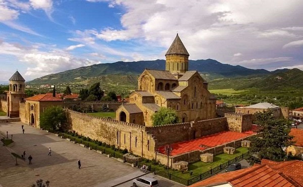 საქართველოს მართლმადიდებლური ეკლესია დღეს სვეტიცხოვლობას აღნიშნავს