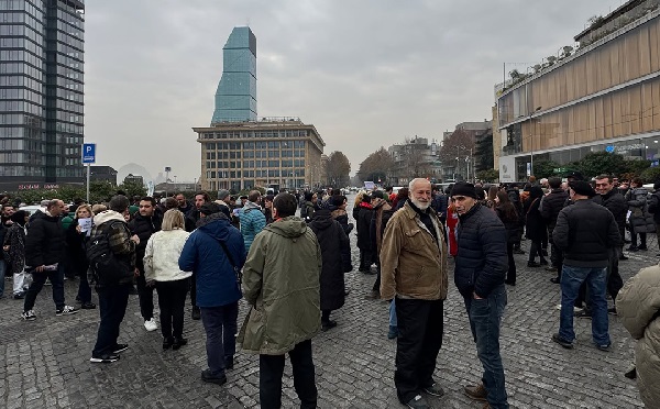 რესპუბლიკის მოედანზე მედიის მხარდამჭერი აქცია მიმდინარეობს