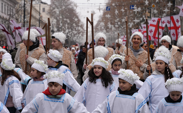 თბილისში საშობაო ალილოს მსვლელობა გაიმართა