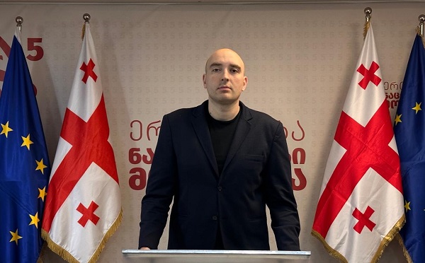 ძალაუფლება ვიდრე მიტაცებულია და ახალი არჩევნები ჩანიშნული არ არის, ამერიკასთან სტრატეგიული პარტნიორობის აღდგენაზე საუბარი ზედმეტია - ირაკლი ფავლენიშვილი