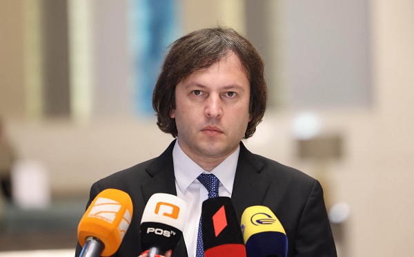საინტერესო არაა, რა კომენტარს აკეთებს რუსული მხარე, რა მნიშვნელობა აქვს, რა დროშაზეა საუბარი, როცა გამოდიხარ რამდენიმე ათასი ადამიანის წინაშე და ასეთ რაღაცას აკეთებ, ქართულ კულტურას არ შეესატყვისება - კობახიძე