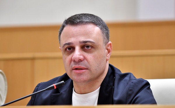 დღეს, როდესაც მთელ მსოფლიოში ომის და უბედურების სურნელი ტრიალებს, კიდევ ერთხელ შთაგვაგონებს თითოეულ ქართველს, რომ ჩვენი ქვეყნის ინტერესების დაცვა, ეს არის პატივი - ალუდა ღუდუშაური