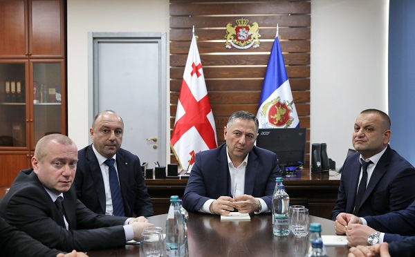 ვახტანგ გომელაურმა გურიის პოლიციის დეპარტამენტში სამუშაო თათბირი გამართა