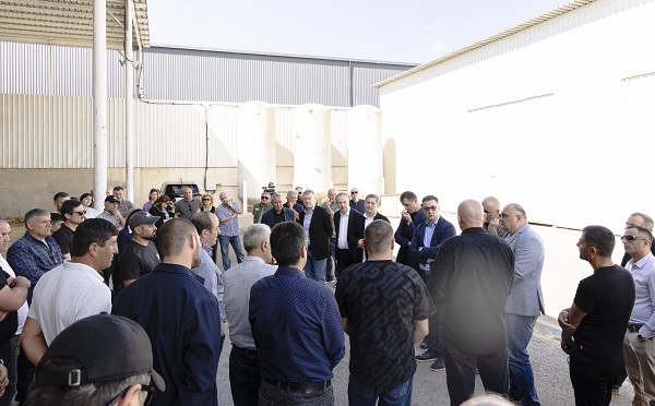 დავით სონღულაშვილმა სიღნაღის მუნიციპალიტეტში მოქმედი მესაქონლეობის ფერმა დაათვალიერა და ფერმერებს შეხვდა