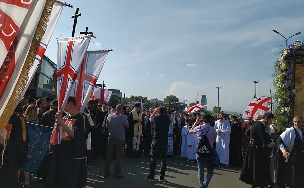 საქართველოში დღეს ოჯახის სიწმინდისა და მშობლების პატივისცემის დღე აღინიშნება