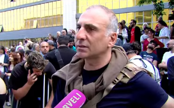 ვხედავთ შეშინებულ ხელისუფლებას, რომელსაც მუხლები უკანკალებს - ალეკო ელისაშვილი ზურაბ ჯაფარიძის სასამართლო პროცესზე