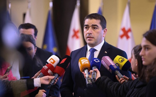 ნიკა მელია არის ბრიუსელის მიერ წახალისებული, 2021 წელს ბრიუსელმა გადაუხადა გირაო და ამით წააქეზა კანონის დაუმორჩილებლობა, სწორედ მელიას საქმე იყო, რის გამოც გარედან გვაჯანჯღარეს - შალვა პაპუაშვილი