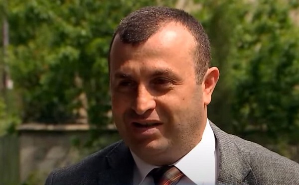 იმ ადამიანებს აფარებენ ხელს, ვინც ეს საზარელი ფაქტი ჩაიდინა, მუშაობენ ვერსიაზე, რომ სავარაუდოდ წაიქცა და მიიღო დაზიანებები - გარდაცვლილი პატიმრის ადვოკატი