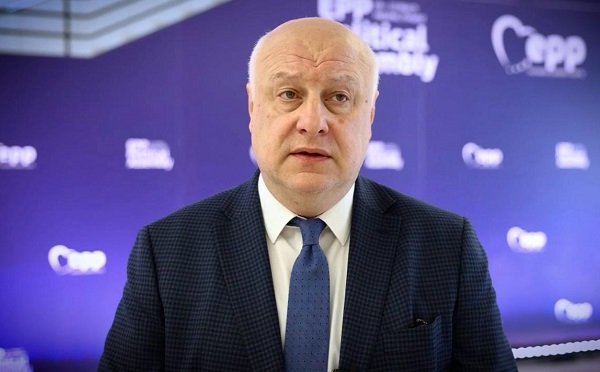 მცირე დრო კიდევ არის, რომ საბოლოოდ არ დასრულდეს აშშ-სთან ურთიერთობები და ამის პირობა ქვეყნის დემოკრატიული განვითარების გზაზე დაბრუნებაა - გიგი წერეთელი