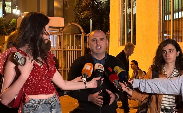 როგორც ებრძვიან პოლიტიკურ ოპონენტებს კადიროვის ჩეჩნეთში, იმავეს აკეთებს ივანიშვილი საქართველოში, გამოსავალი არის მხოლოდ ერთი - რეჟიმი უნდა დაემხოს! - ლევან ხაბეიშვილი მელიას დაკავებაზე