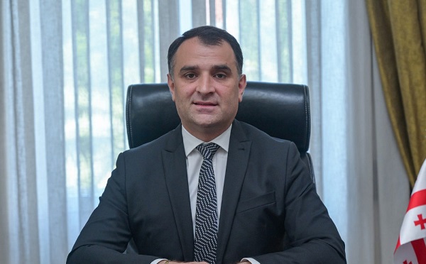 არჩილ ჩიქოვანმა ბათუმის მერის თანამდებობა დატოვა
