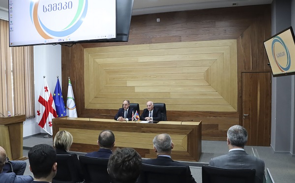 სემეკი სომხეთის კომუნალური მომსახურების მარეგულირებელ კომისიას მასპინძლობს