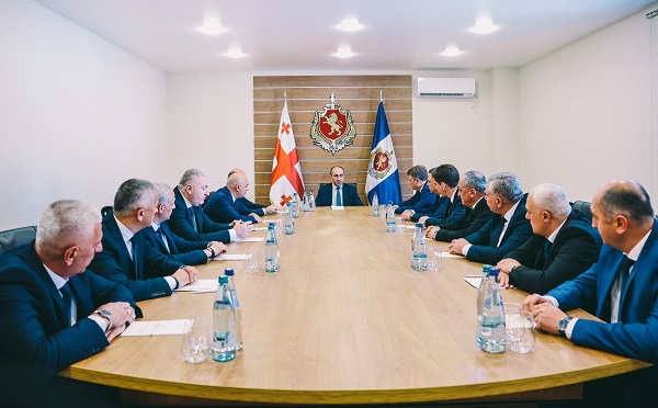 შინაგან საქმეთა მინისტრმა აჭარის რეგიონში სამუშაო შეხვედრები გამართა