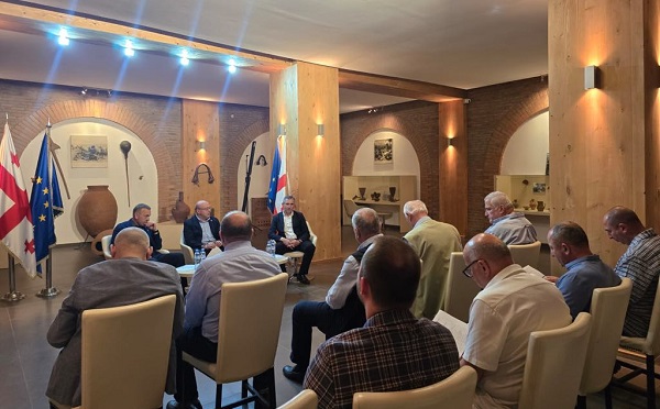 ღვინის ეროვნულ სააგენტოში რაჭა-ლეჩხუმის ღვინის მწარმოებლებთან შეხვედრა გაიმართა