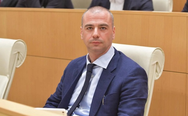 ოპოზიციური პარტიების გარე უფროსები მიხვდნენ, რომ „ნაცმოძრაობა“ იმდენად სამარცხვინოა, რომ მათზე ფსონის დადება არ შეიძლება, ფსონს დებენ „ლელოსა“ და გახარიას პარტიაზე - ლევან მაჭავარიანი