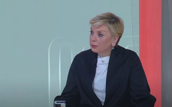 როგორც ვიცხოვრე მთელი ცხოვრება სუფთად, ასე ვაპირებ გაგრძელებას, მაღალ მოდაზე ზოგს გარდერობი ექნება და ვისაც რა უყვარს, მე არც ავტომანქანა მყავს და რაც შევძელი, მხოლოდ სიკეთით და შრომით, ბევრი შრომით - თინათინ რუხაძე