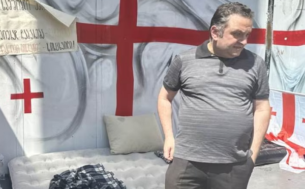 შეიძლება, დადგეს მომენტი, რომ ერთ დღეს გავიღვიძოთ და ვიცხოვროთ არა პროვინციული ფეოდალიზმის პირობებში, რომლადაც ჩამოყალიბდა თავიდან ივანიშვილის რეჟიმი, არამედ პუტინის რუსულ რეჟიმში - გედევან ფოფხაძე