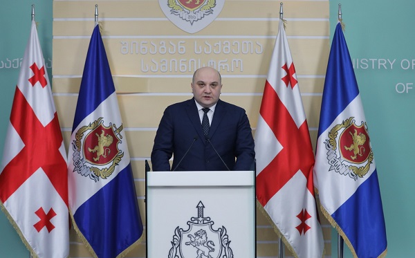 თემურ ქათამაძემ არ ისარგებლა ქვეყნის ნებაყოფლობით დატოვების შესაძლებლობით, გაძევება იძულების წესით მოხდა - ალექსანდრე დარახველიძე