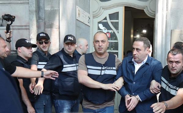 წულუკიანს ისევ დავუბარებივარ ე.წ. კომისიაზე, კარგად გაიგონ, ფარსში მონაწილეობას არ ვაპირებ არც ახლა, არც მერე - გიორგი ვაშაძე