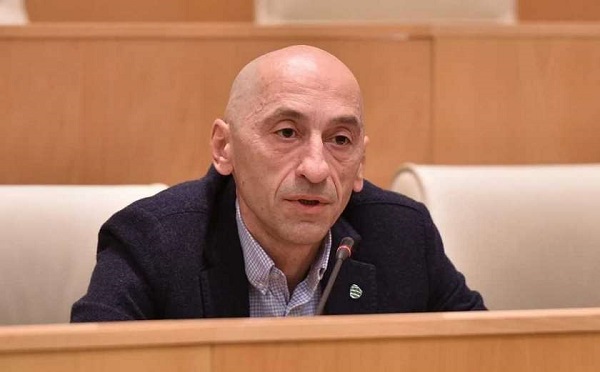 იმის გამო, რომ სადღაც არ მივიდნენ, ციხეში გაშვება შენი მთავარი პოლიტიკური მოწინააღმდეგეების - ამის "გაპრავება" შეუძლებელა - ვახტანგ მეგრელიშვილი
