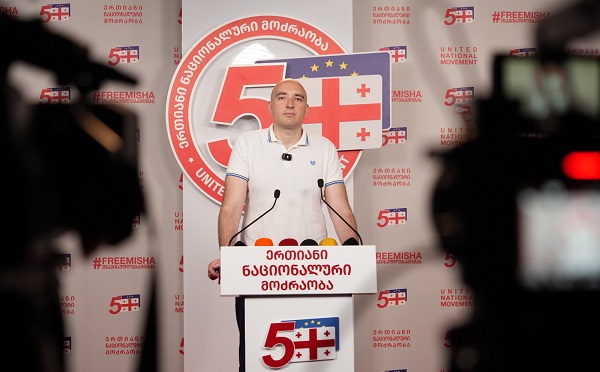 ელენე ხოშტარიას ნაბიჯი აღქმული უნდა იყოს იმგვარად, რომ რეჟიმთან ბრძოლაში უკან დახევა აღარ არსებობს, ნებისმიერ შუალედურ მექანიზმზე საუბარი ღალატია, ამიტომ ყველა უნდა ვიყოთ ორიენტირებული ქუჩის პროტესტზე - ირაკლი ფავლენიშვილი