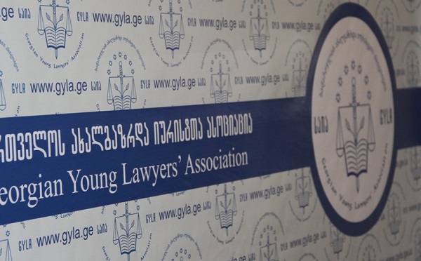 პოლიტიკოსების მიმართ გამოხატული შეფასებითი მსჯელობის გამო საქმეთა წარმოება მასობრივი ცენზურის პრეცედენტს ქმნის, მიზნად ისახავს შიშის დანერგვას - საია