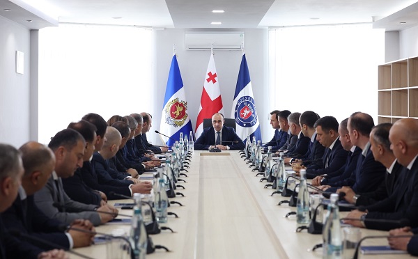შინაგან საქმეთა მინისტრმა დაცვის პოლიციის დეპარტამენტში შეხვედრა გამართა