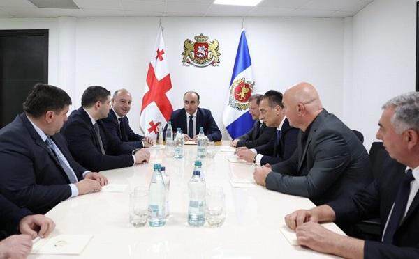 შინაგან საქმეთა მინისტრმა მცხეთა-მთიანეთის რეგიონში საპოლიციო დანაყოფების ხელმძღვანელ პირებთან სამუშაო შეხვედრები გამართა