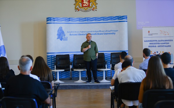 ცესკოს თავმჯდომარის მოადგილე ბათუმში ახალგაზრდებს შეხვდა