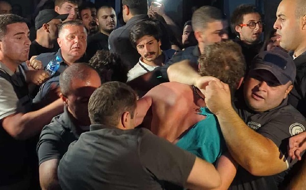 თვალჭრელიძის ქუჩაზე, სადაც გამოსახლების პროცესი მიმდინარეობდა, პოლიციამ 17 პირი დააკავა