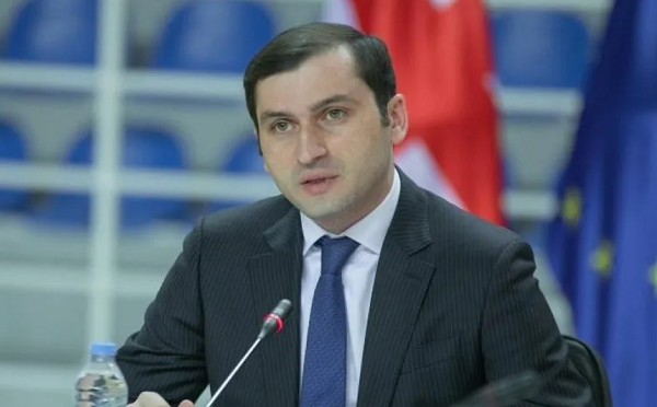 ექიმების განმარტებით, თორნიკე რიჟვაძეს ფილტვი აქვს დაზიანებული და მისი ჯანმრთელობის მდგომარეობა სტაბილურად მძიმეა - შსს
