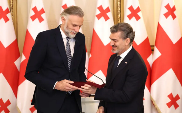მიხეილ ყაველაშვილმა კალათბურთის ფედერაციის წარმომადგენლები და ეროვნული ნაკრების წევრები წმინდა გიორგის სახელობის გამარჯვების ორდენებით, ღირსების ორდენებითა და ღირსების მედლებით დააჯილდოვა