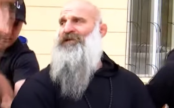 ნიკანორ მელიას და ვინც არის ციხეში, ყველას მოგიკითხავთ, ხაზარაძესაც მოგიკითხავთ - ჭეშმარიტებაზე გავესაუბრები იმიტომ, რომ ღმერთისგან ძალიან შორს ხართ „ნაციონალები“ - ლუკა კურტანიძე