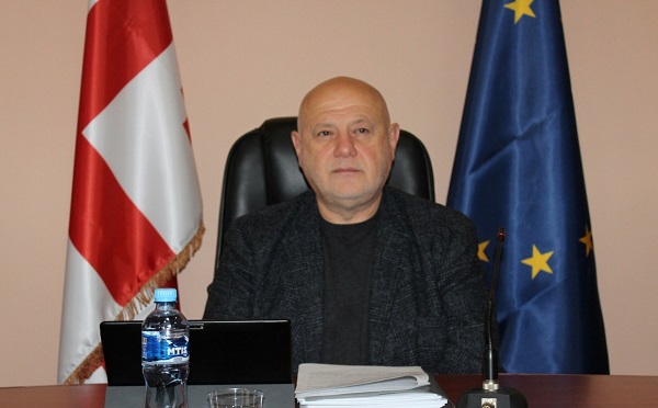 რუსები აქ მშვიდობისმყოფელებად მოვიდნენ და მადლობა ღმერთს, რომ შემოვიდნენ, ვინაიდან, მიშას ხულიგნები ქალაქს ძარცვავდნენ - გორის საკრებულოს თავმჯდომარე The New York Times-თან ინტერვიუში