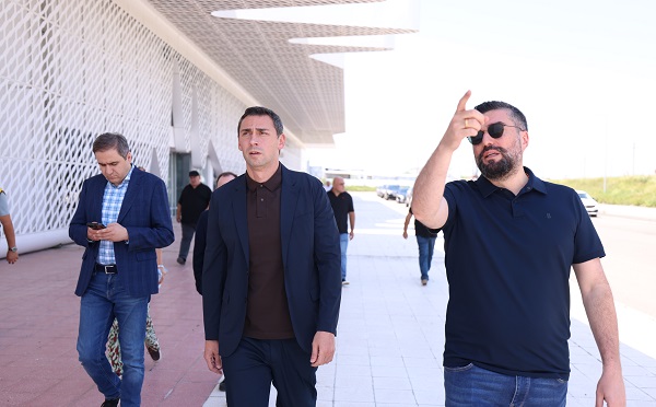 ლაშა აბაშიძე ჩინეთიდან ჩამოსულ მატარებელს ახალქალაქში დახვდა