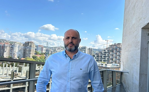 ჩვენს გვერდით არიან მაგარი, ვაჟკაცი, პატრიოტი ბიჭები და ყველა ერთად აუცილებლად მშვიდობიანად დავამარცხებთ რუს ოლიგარქ ივანიშვილს, 4 ოქტომბერს ყველანი ერთად უნდა ვიყოთ ძალიან ბევრი - ირაკლი ნადირაძე