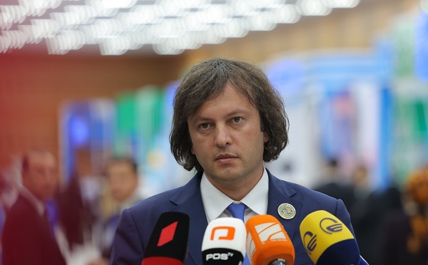 უმჯობესია, საქართველოს პრეზიდენტი ეწვიოს გაეროს, საარჩევნო რეჟიმია და მე, როგორც შტაბის ხელმძღვანელი, უშუალოდ ვარ ჩართული პროცესებში, შესაბამისად, ფიზიკურადაც რთულია ჩემთვის გაეროში სტუმრობა - ირაკლი კობახიძე