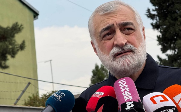 ეს არის მიტაცებული პრეზიდენტის სავარძელი, მადლიერების გრძნობა არ მაკლია, მაგრამ ეს არის მუხანათური, ძალიან ბინძური საქციელი - მამუკა ხაზარაძე