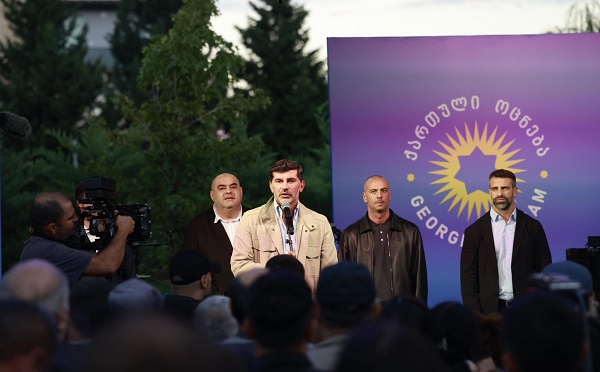 როდესაც არჩევნებში პირველად ვმონაწილეობდი, მჭირდებოდა თბილისელებისთვის მტკიცება, რომ საქმის კეთება შემიძლია. დღეს კი, თავაწეული მივდივარ ხალხთან, რადგან ზურგს მიმაგრებს ჩვენს მიერ გაკეთებული საქმეები - კახა კალაძე