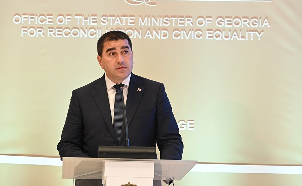 თუკი მოლდოვას კანდიდატის სტატუსი თვალდახუჭულმა მიანიჭეს, საქართველომ, რომელსაც სტატუსი დაამადლეს, როგორ შეძლო ორი ქვეყნის ეკონომიკებს შორის სხვაობის გასამმაგება? მოლდოვამ დაუჯერა მათ, ვისაც საქართველომ არ დაუჯერა - შალვა პაპუაშვილი