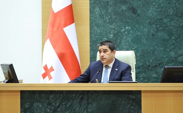არსებობს ჯერ კიდევ მოუშუშებელი იარები, რომლებსაც ნამდვილად სჭირდება პარლამენტის მხრიდან შესაბამისი შეფასება და ამ მხრივ, საგამოძიებო კომისიამ ისტორიული მისია შეასრულა - შალვა პაპუაშვილი