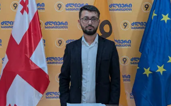 ბოლნისში "ლელო-ძლიერი საქართველოს" მერობის კანდიდატმა კანდიდატურა "ქართული ოცნების" სასარგებლოდ მოხსნა