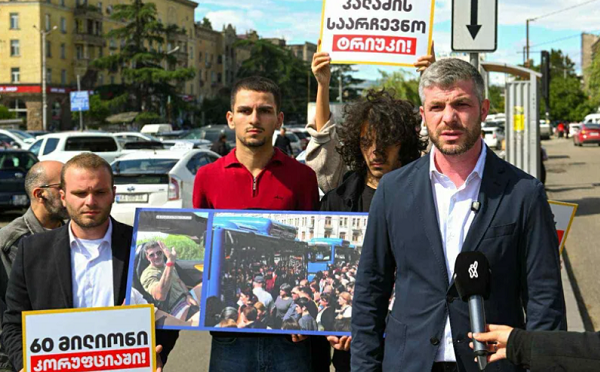 6 თვის წინ თბილისში ჩამოყვანილი 160 ავტობუსი კალაძემ შეინახა, რათა წინასაარჩევნოდ პიარისთვის გამოეყენებინა - ირაკლი კუპრაძე