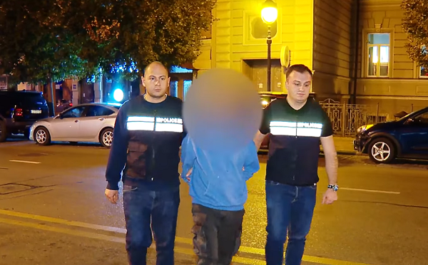 შსს-ის ინფორმაციით, „გირჩი - მეტი თავისუფლების“ წევრი გელა ხასაია ჯანმრთელობის განზრახ მსუბუქი დაზიანების ბრალდებითაა დაკავებული, ამავე ბრალდებით დაკავებულია კიდევ ერთი პირი